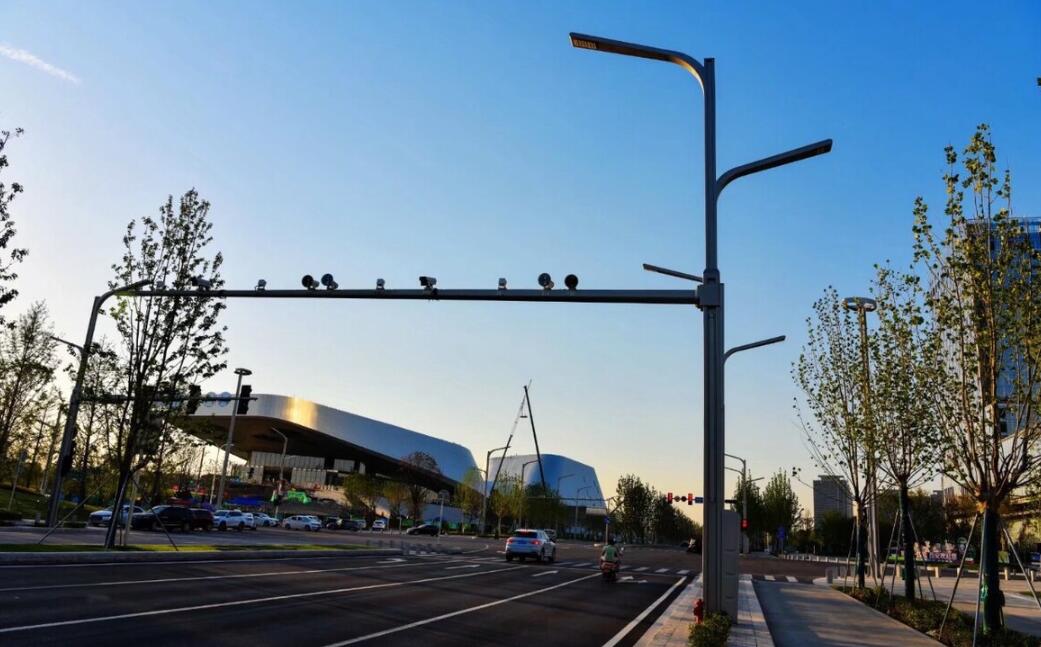 Leveraging IoT Gateways for Smarter Urban Street Light Management